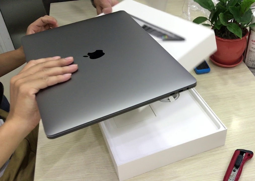 Macbook Pro 15 TouchBar  MPTT2 (Space Gray)